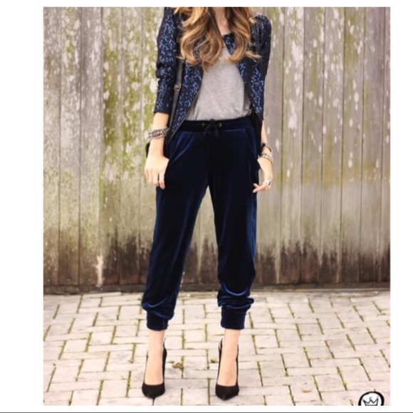 ShopEvelynne Pants - Chic black Velour Velvet side pocket joggers